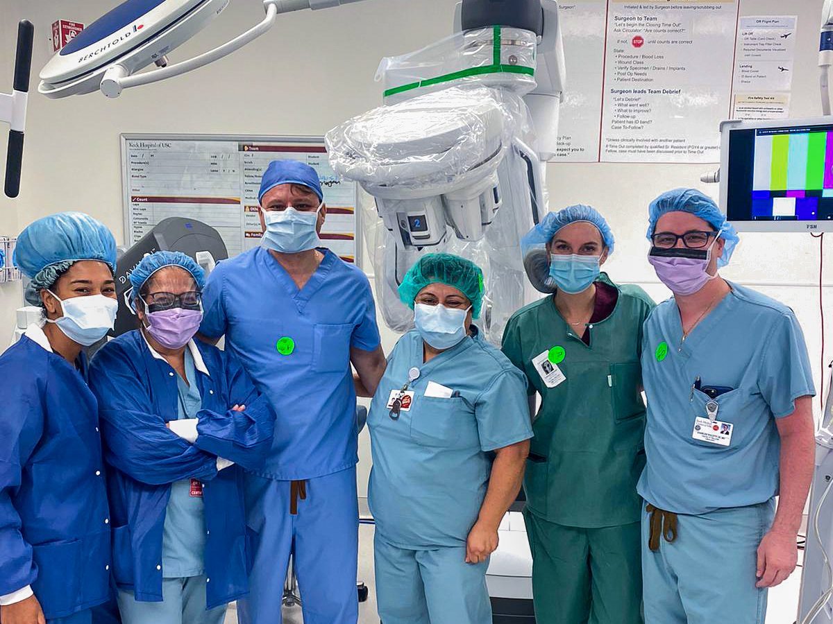 Equipe do Keck Medical Center junto ao Dr. André Berger 